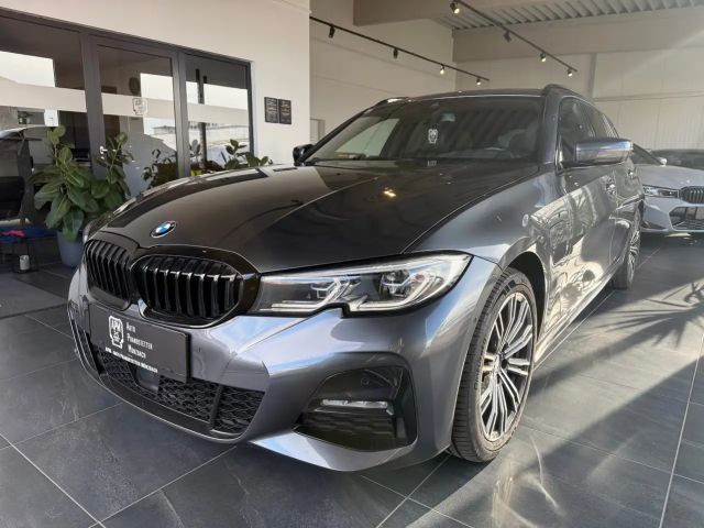 BMW 330 330e M-Sport xDrive