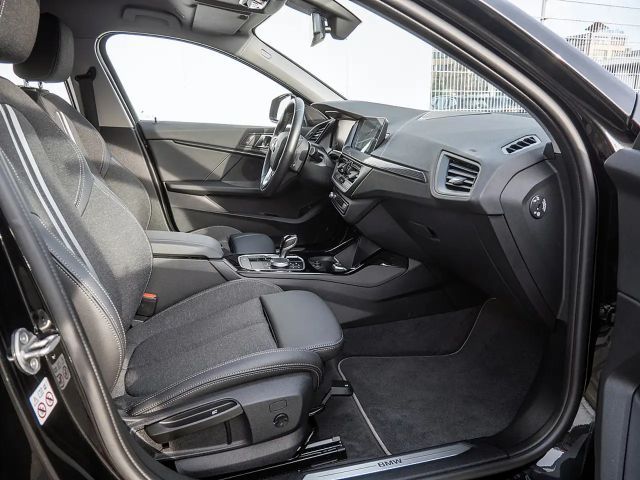 BMW 120 120i Sedan Sport Line