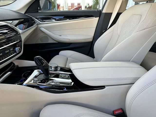 BMW 530 530e Touring
