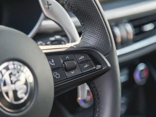 Alfa Romeo Stelvio AT8 Q4 Turbo Veloce