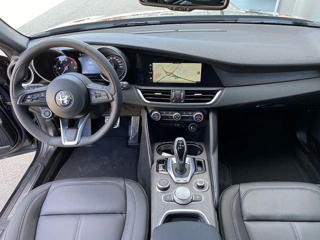 Alfa Romeo Giulia AT8 AWD Q4 TI