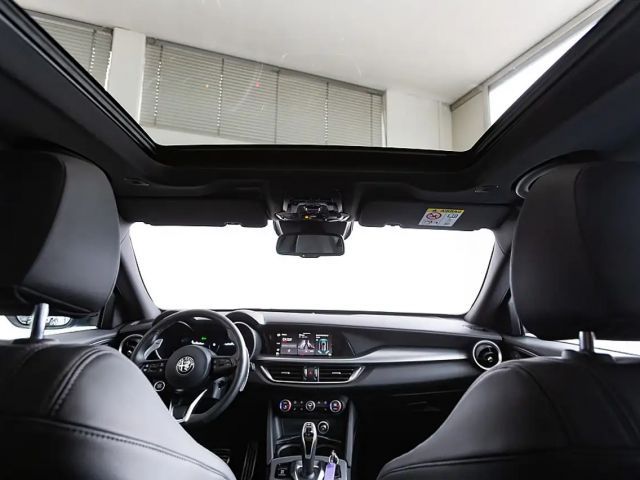 Alfa Romeo Stelvio AT8 Q4 Veloce