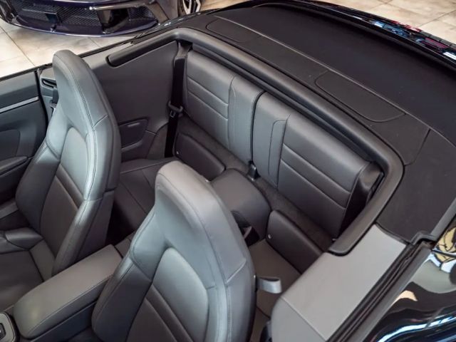 Porsche 992 Cabrio Carrera