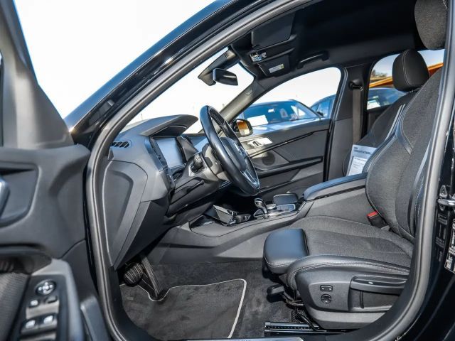 BMW 118 118i Sedan Sport Line