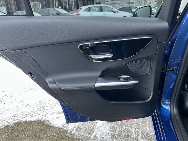 Mercedes-Benz C 200 C 200 d Sedan