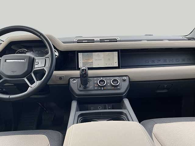 Land Rover Defender 110 Dynamic SE