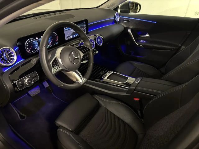 Mercedes-Benz A 180 Limousine PTS Cam Navi Wide AHK LED SHZ