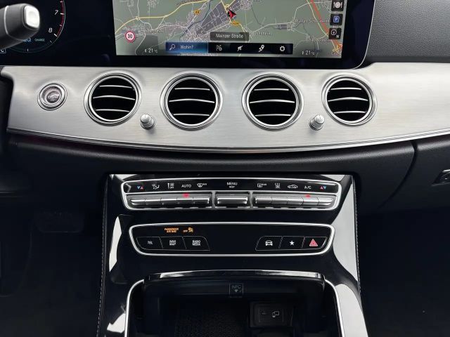 Mercedes-Benz E 200 AVANTGARDE Sedan