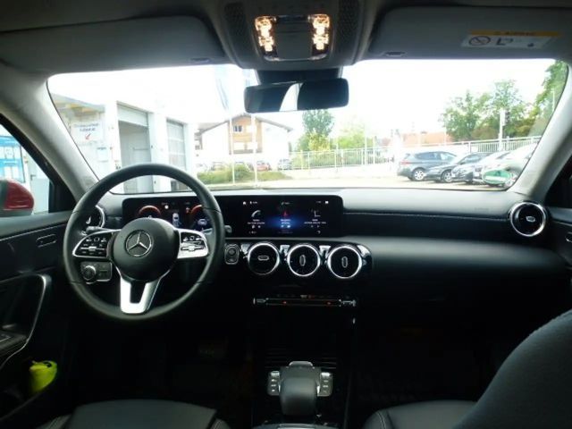 Mercedes-Benz A 200 4MATIC Progressive