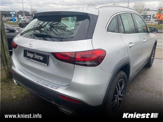 Mercedes-Benz GLA 180 Progressive