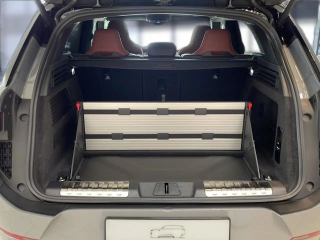 Land Rover Defender Range Rover Sport P635 SV Two Edition