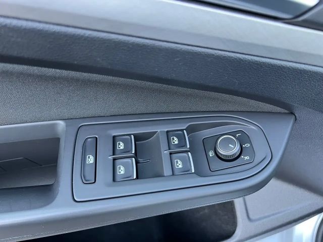 Volkswagen Golf Life Variant