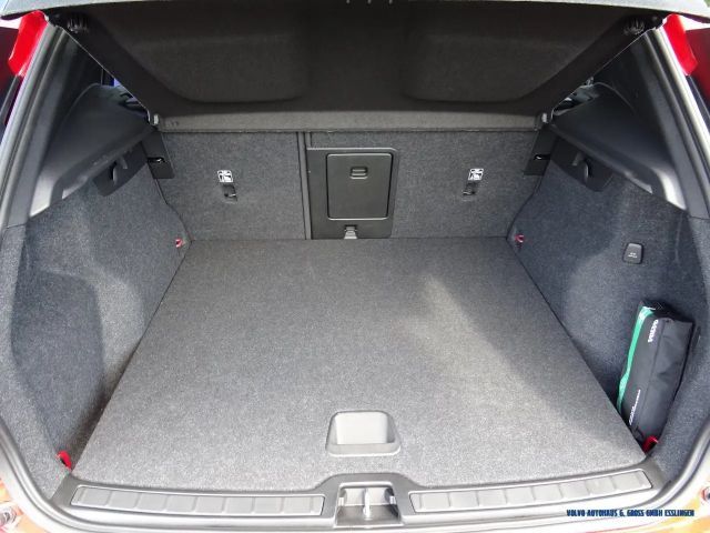 Volvo XC40 R-Design Recharge T5