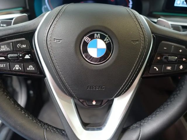 BMW 520 520d Luxury Line Sedan xDrive