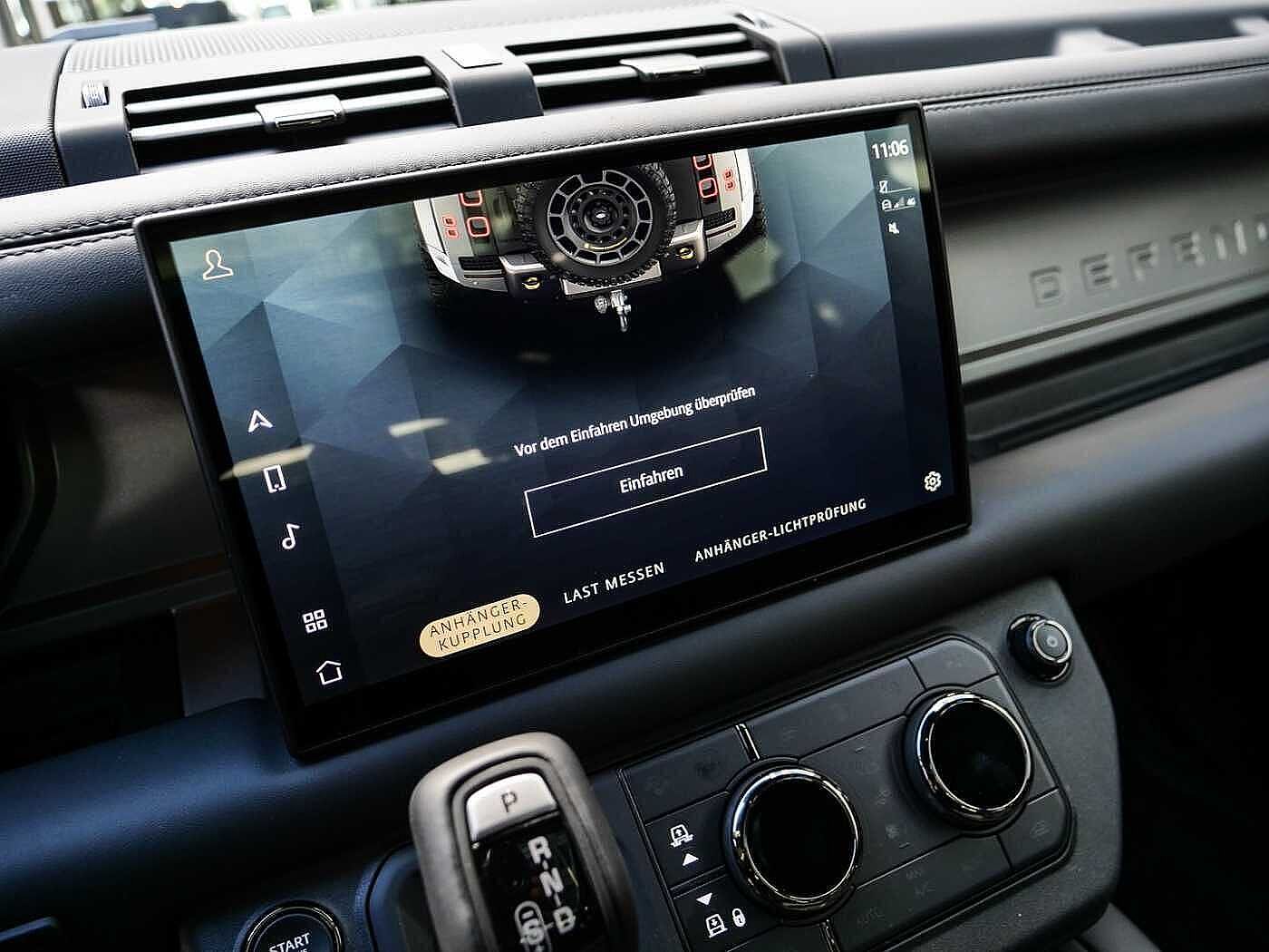 Land Rover Defender 110