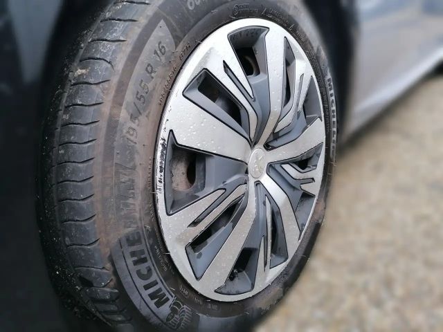 Peugeot E-208 Active Pack