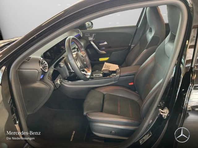 Mercedes-Benz A 250 A 250 e AMG Line