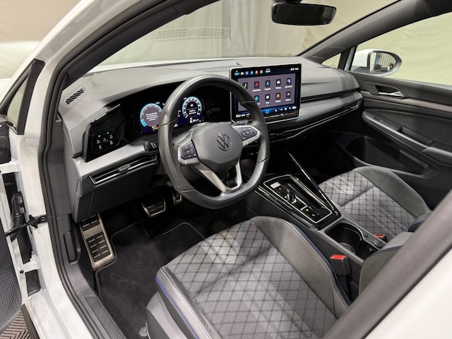 Volkswagen Golf 1.5 eTSI DSG R-Line