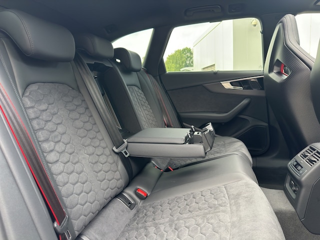 Audi RS4 Avant Quattro