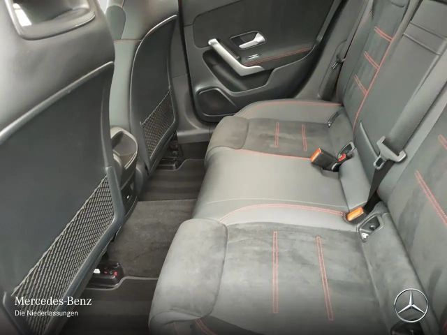 Mercedes-Benz A 250 4MATIC AMG Line