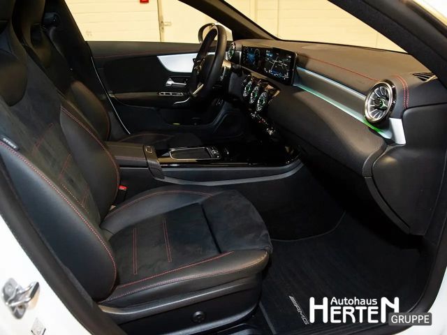 Mercedes-Benz CLA 200 AMG Line Shooting Brake