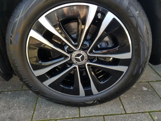 Mercedes-Benz B 200 Progressive Sedan