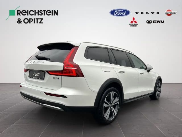 Volvo V60 Cross Country AWD Plus
