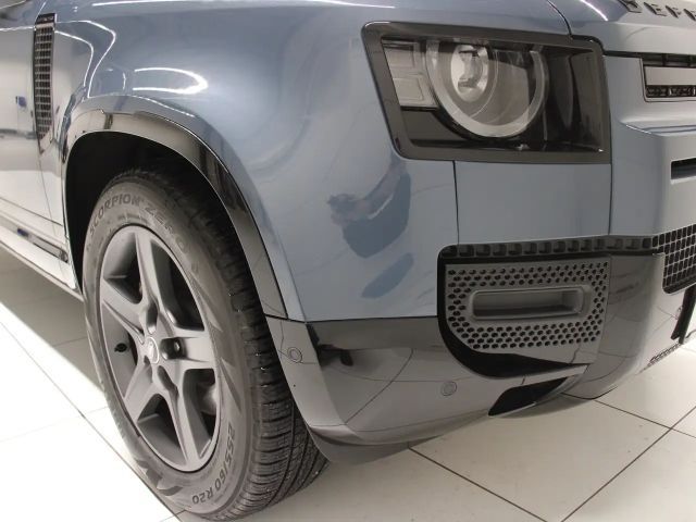 Land Rover Defender 110 D300 Dynamic SE