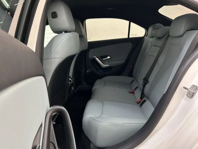 Mercedes-Benz A 200 AMG Line