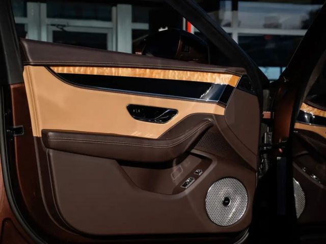 Bentley Flying Spur V8