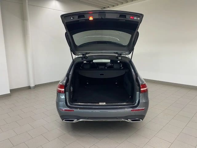 Mercedes-Benz E 220 AMG Line E 220 d Estate