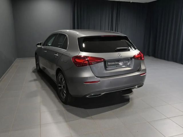 Mercedes-Benz A 200 A 200 d