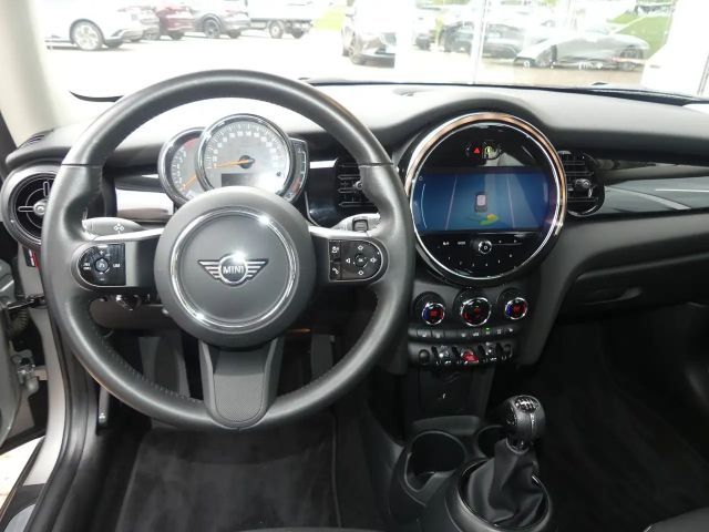 MINI Cooper Essential First