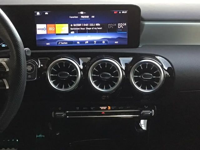 Mercedes-Benz A 200 AMG Line Premium