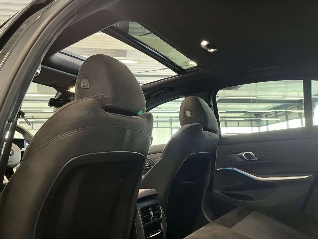 BMW 320 320d M-Sport Sedan