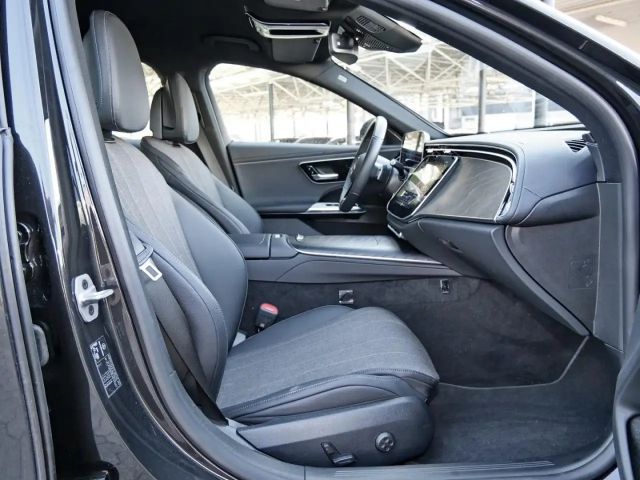 Mercedes-Benz E 220 AVANTGARDE E 220 d Sedan