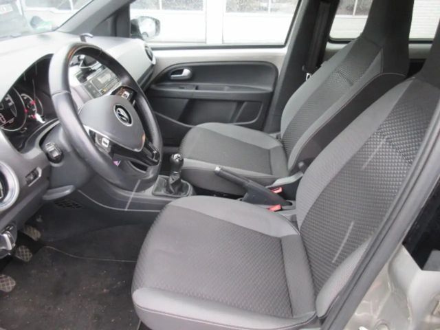 Volkswagen up! Active