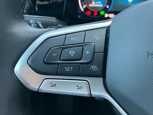 Volkswagen Golf DSG Life Variant