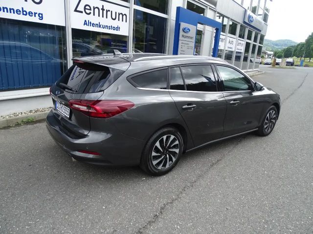 Ford Focus Titanium Wagon