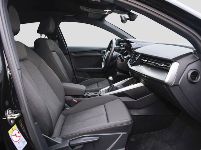 Audi A3 30 TFSI Sedan