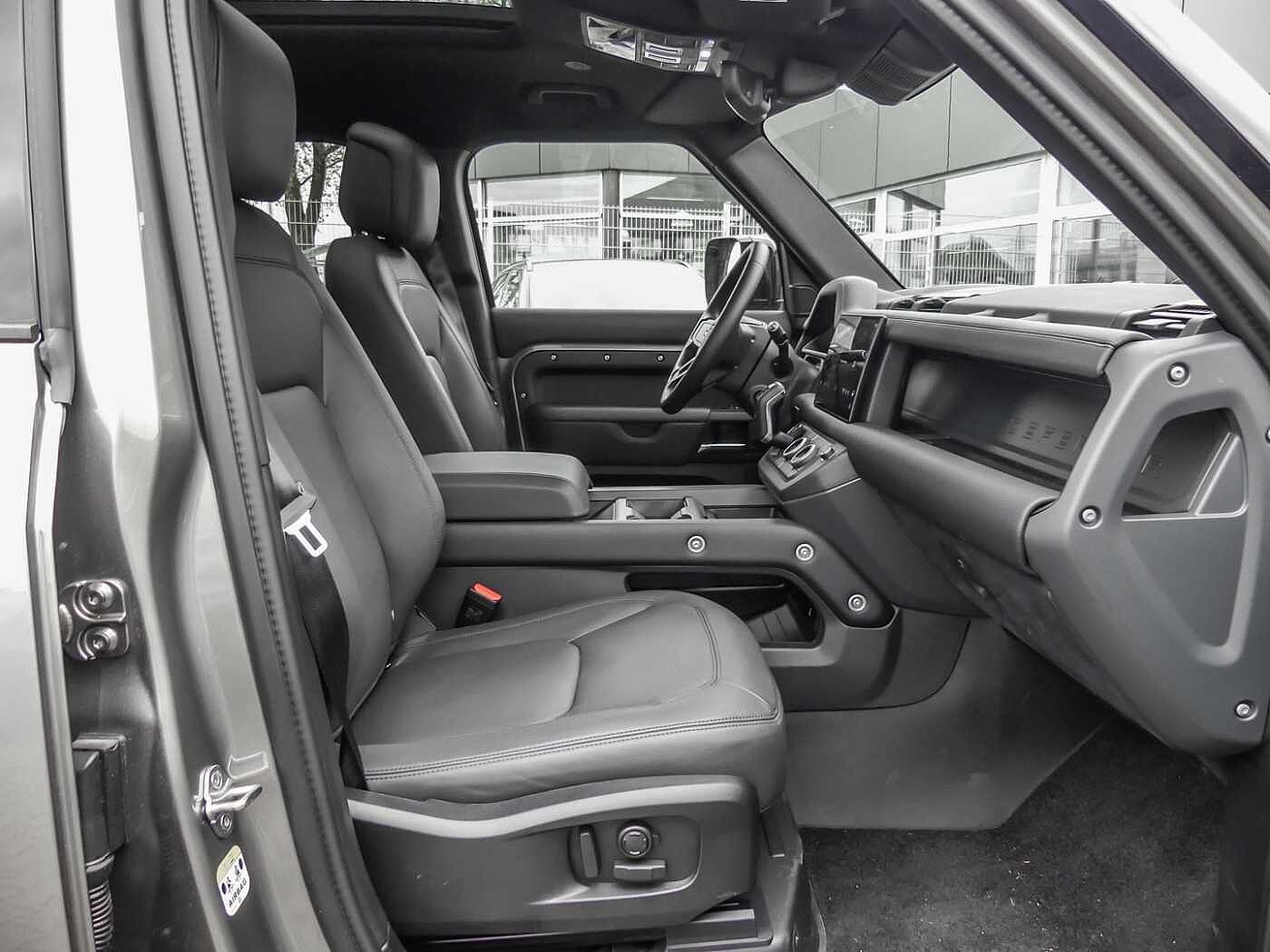 Land Rover Defender 110