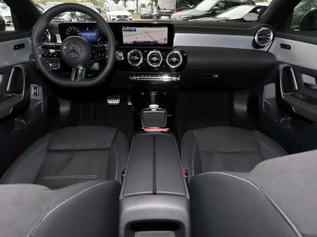 Mercedes-Benz CLA 200 AMG Line Coupé