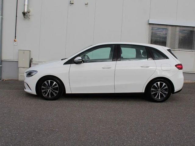 Mercedes-Benz B 180 Sedan
