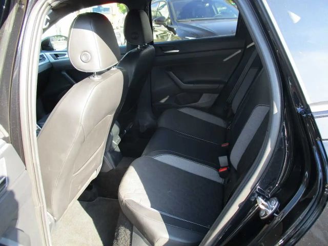 Volkswagen Taigo 1.0 TSI DSG