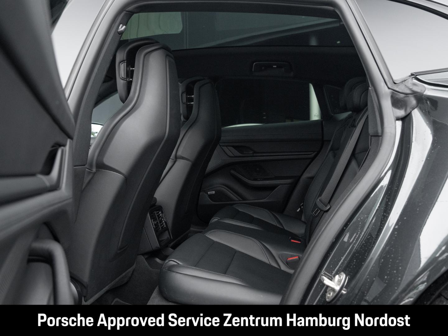 Porsche Taycan 4S Cross Turismo