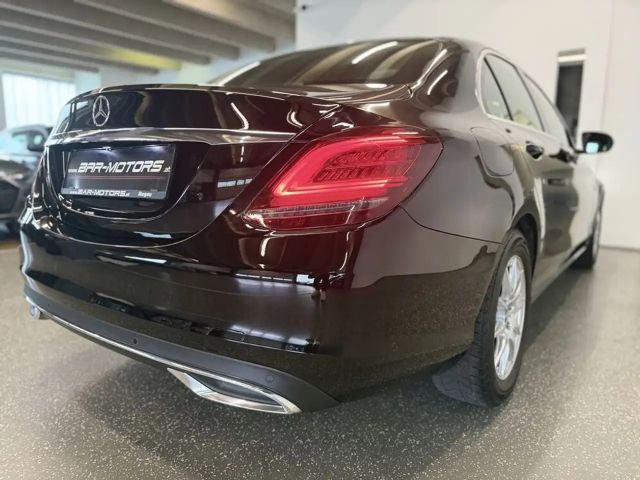 Mercedes-Benz C 200 AVANTGARDE C 200 d Sedan