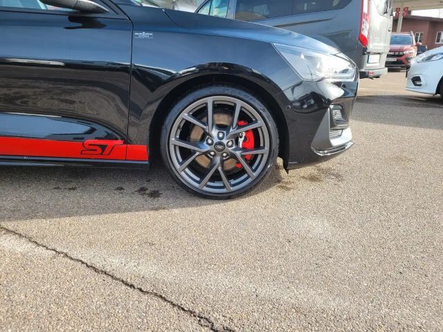 Ford Focus Limited ST Line