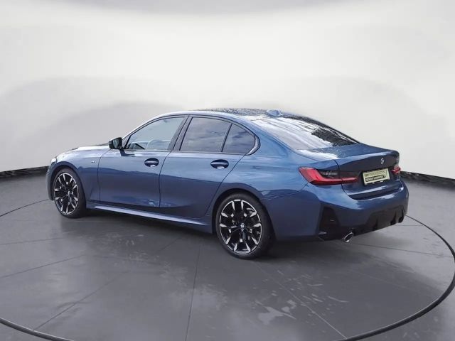 BMW 318 318i M-Sport Sedan