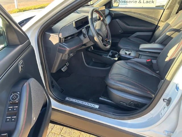 Ford Mustang Mach-E AWD Premium