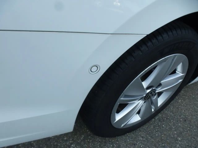 Volkswagen Golf Life Variant